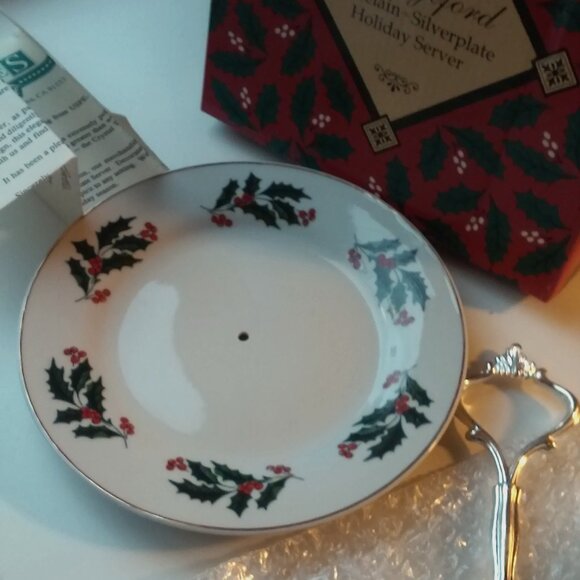 Christmas Serving Plate 7" Silver Handle 5 1/4" Porcelain Silverplate New In Box - Picture 2 of 5